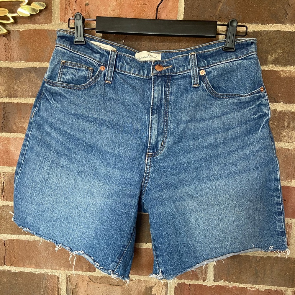 Universal thread vintage Bermuda shorts